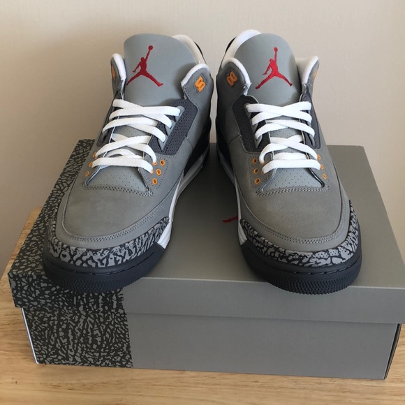 ‼️SOLD‼️NIKE AIR JORDAN 3 RETRO SNEAKERS - Picture 3 of 6